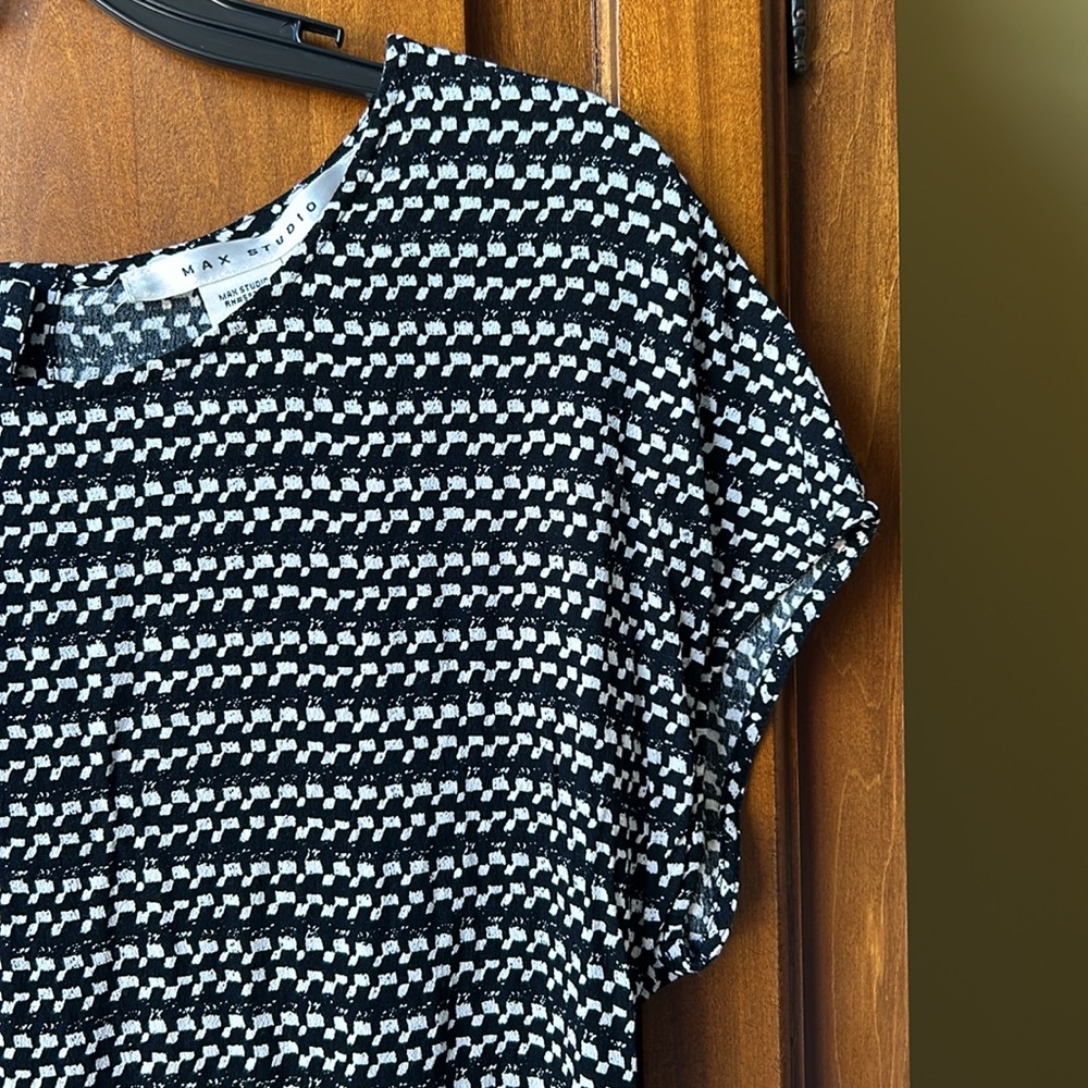 Max Studio Blouse - Picture 2 of 8